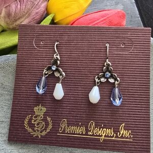 NWT Premier Designs Silver and Blue Flower Earrings